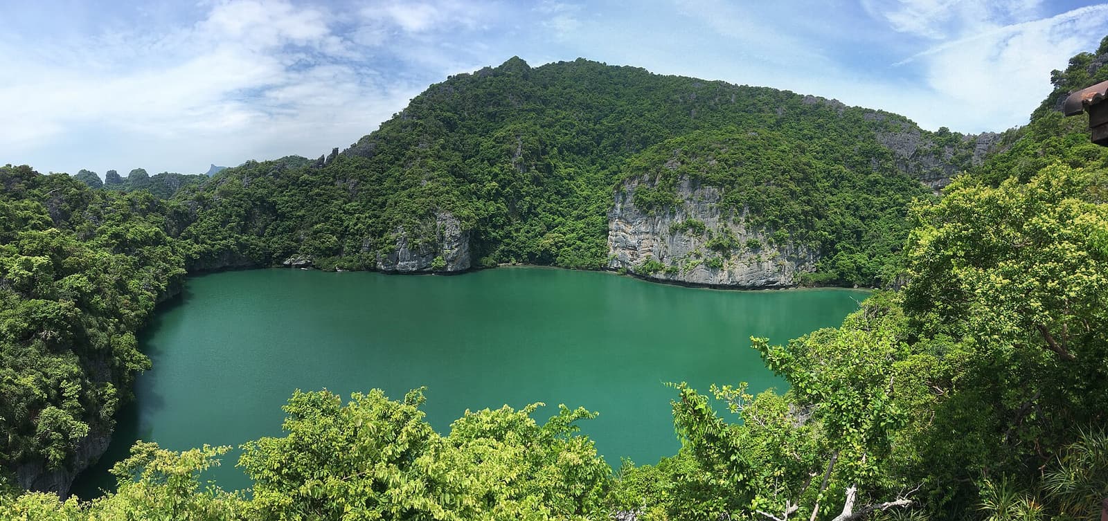 The emerald saltwater lagoon of Ko Mae Ko in Ang Thong National Marine Park